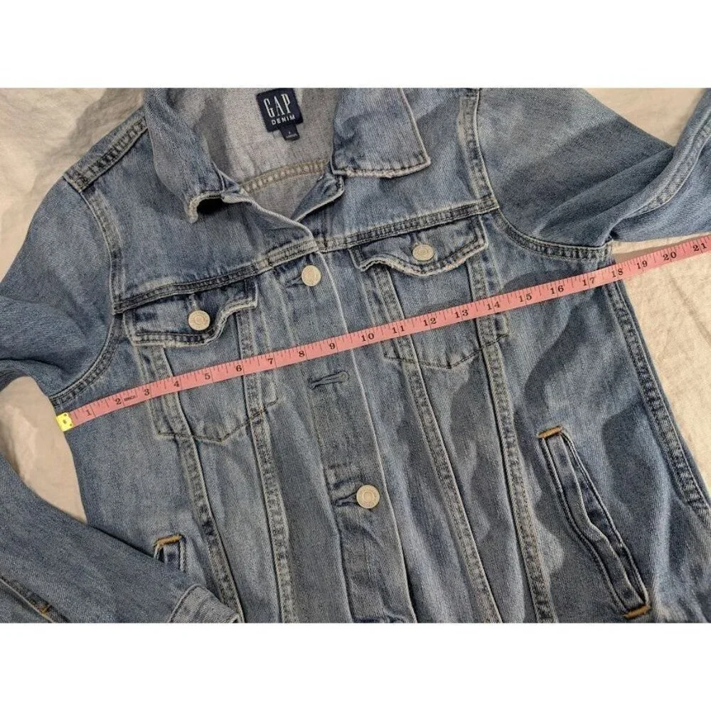 Gap Womens size small - Medium Wash Long Sleeve Button Up Cotton Denim - Picture 6 of 7